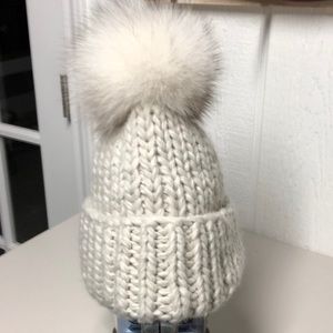 Kyi Kyi Pom Pom hat